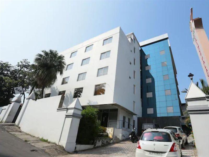 Super Townhouse Prince Palace Thiruvananthapuram Extérieur photo