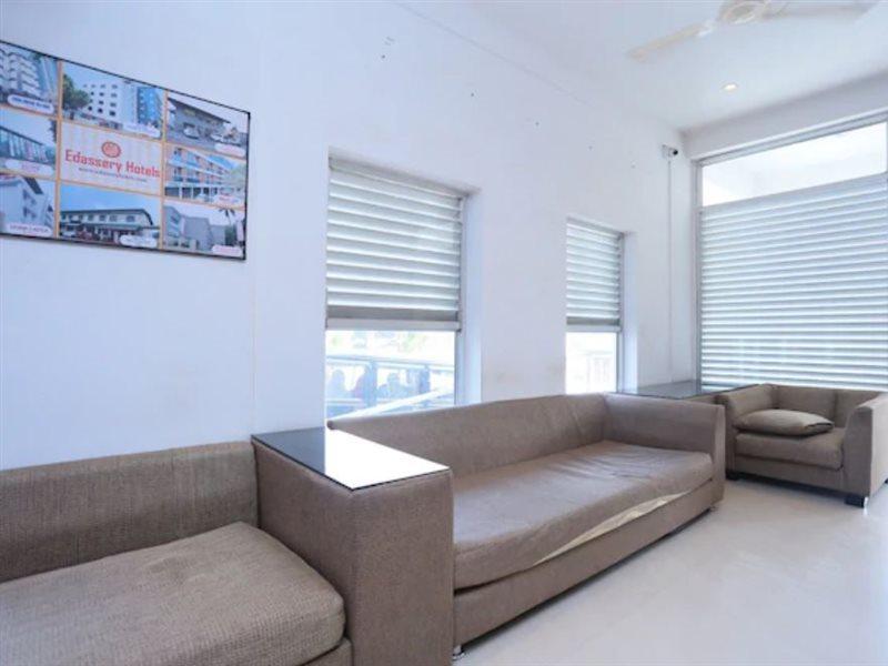 Super Townhouse Prince Palace Thiruvananthapuram Extérieur photo