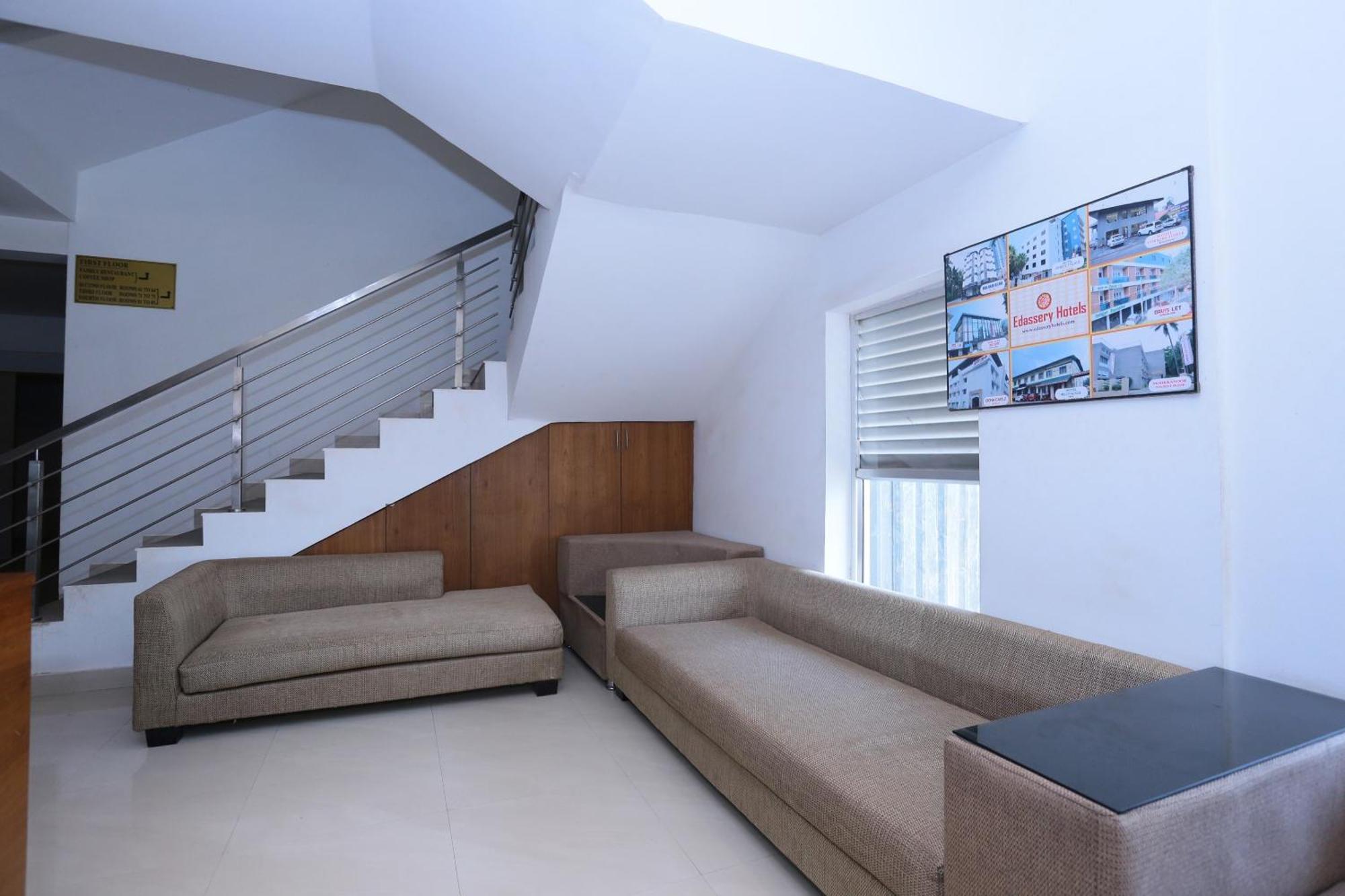 Super Townhouse Prince Palace Thiruvananthapuram Extérieur photo