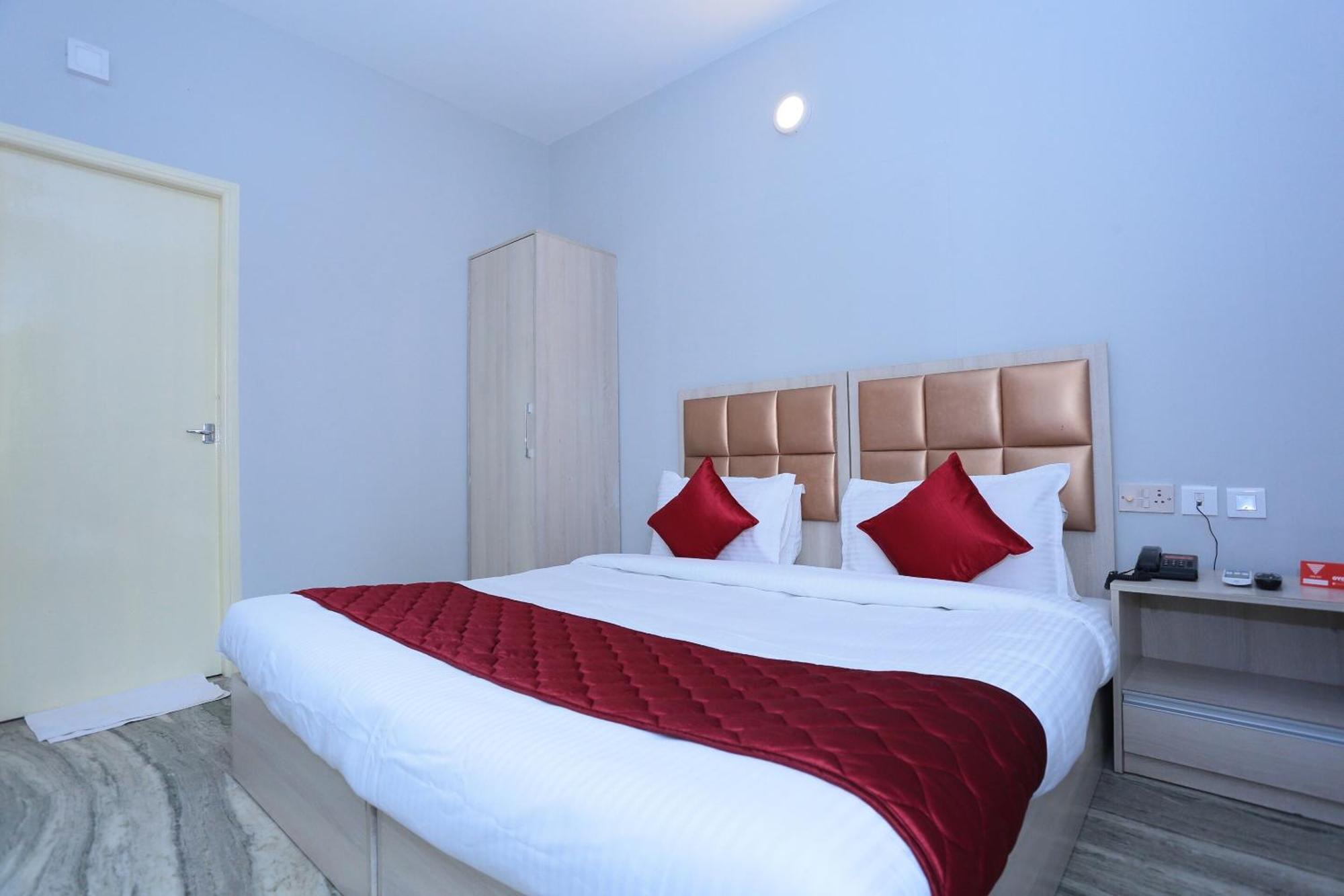 Super Townhouse Prince Palace Thiruvananthapuram Extérieur photo
