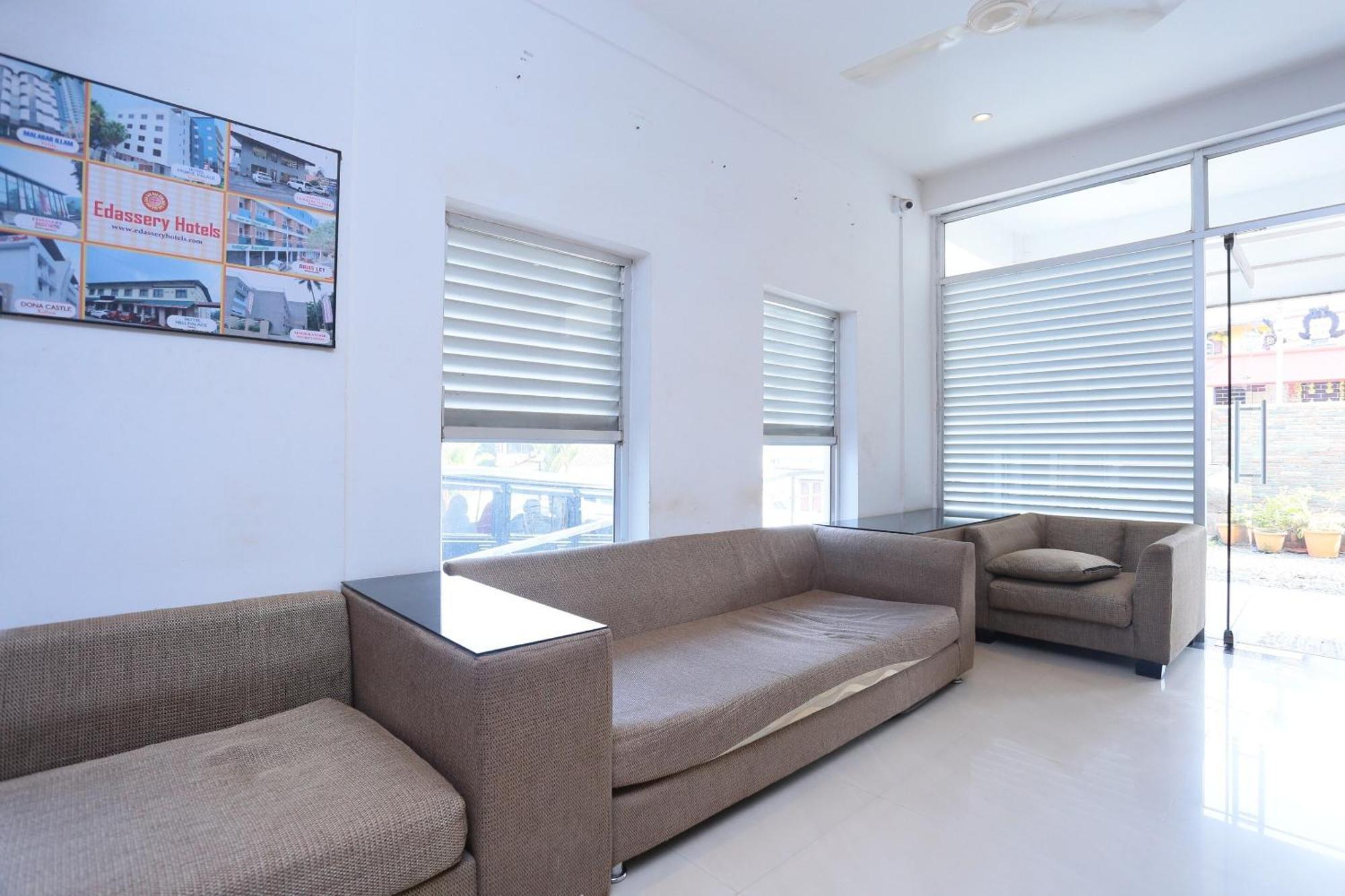 Super Townhouse Prince Palace Thiruvananthapuram Extérieur photo